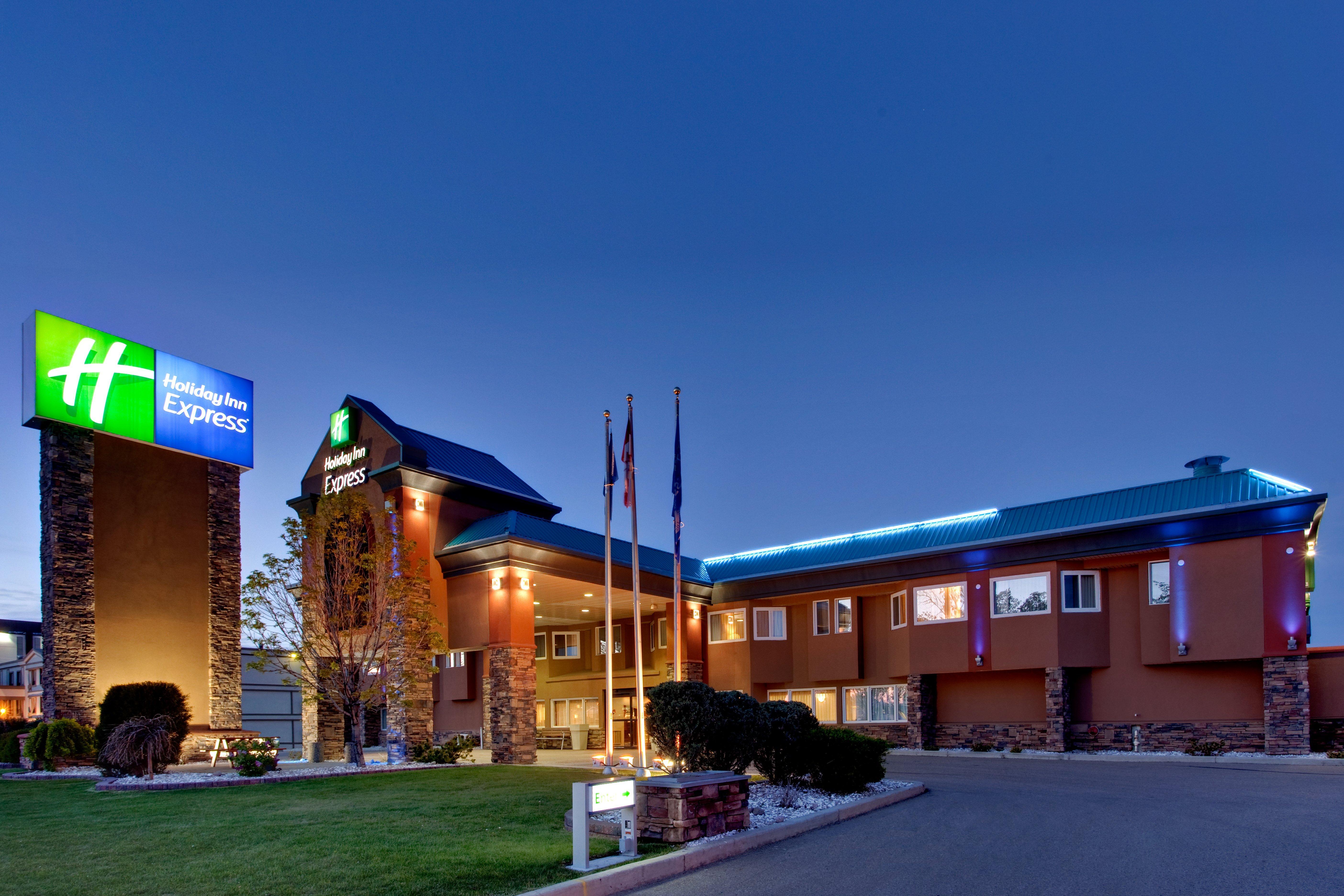 Holiday Inn Express Red Deer By Ihg Buitenkant foto