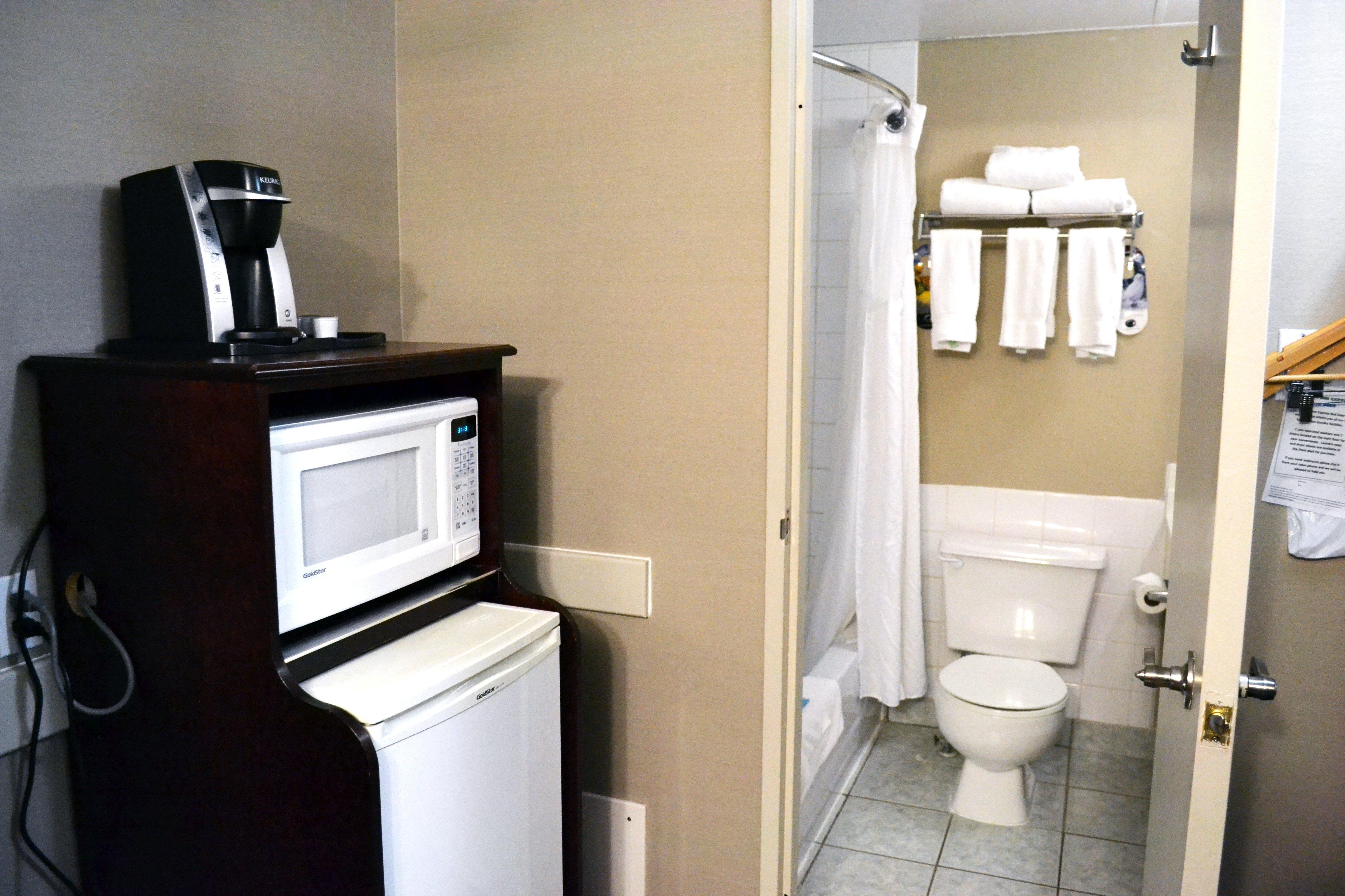 Holiday Inn Express Red Deer By Ihg Buitenkant foto