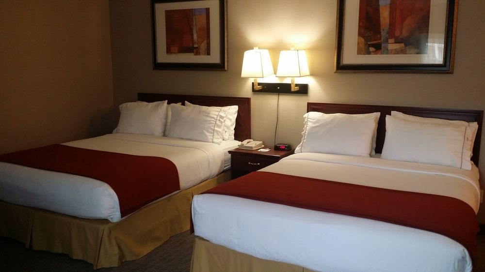 Holiday Inn Express Red Deer By Ihg Buitenkant foto