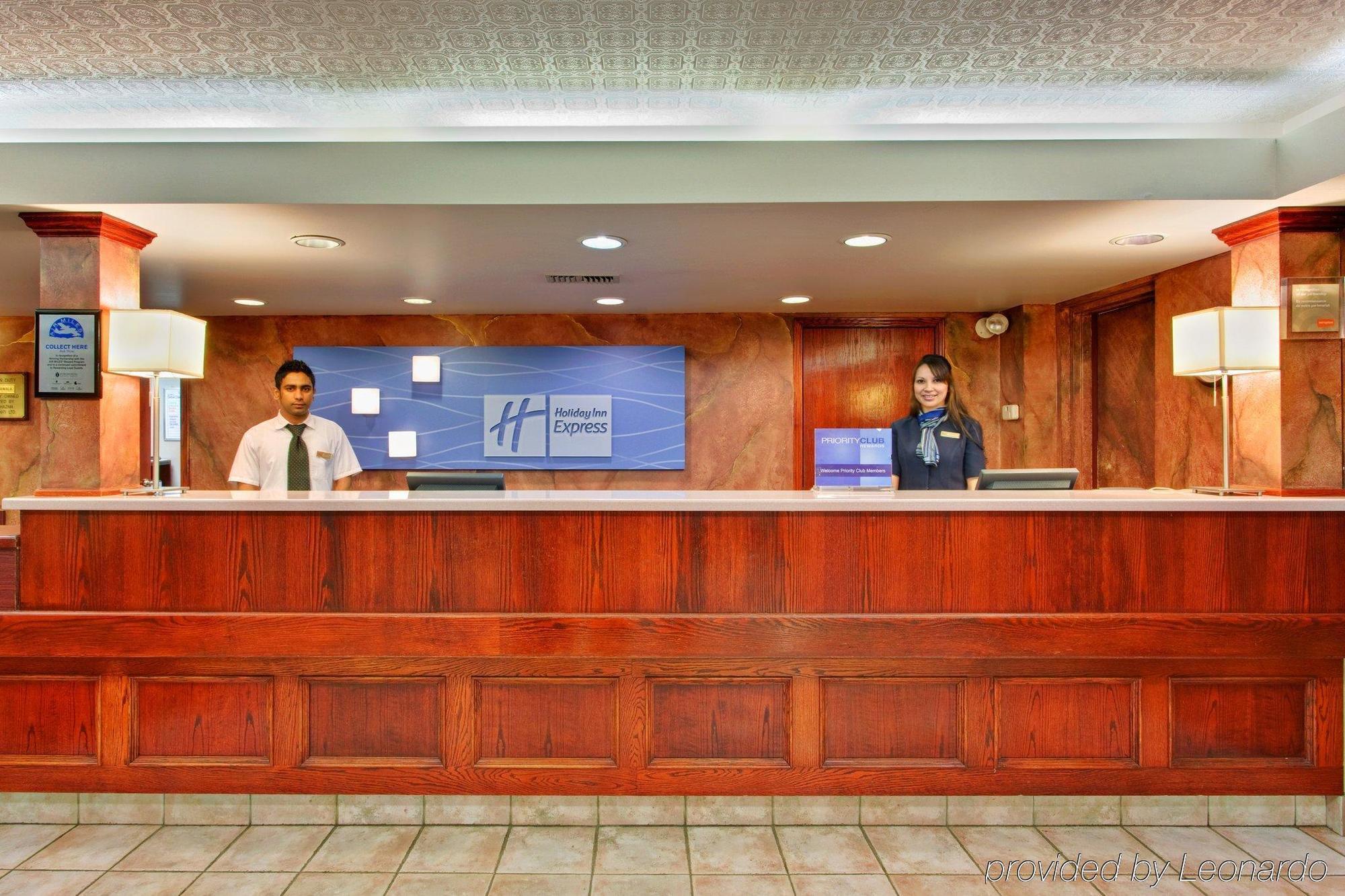 Holiday Inn Express Red Deer By Ihg Interieur foto